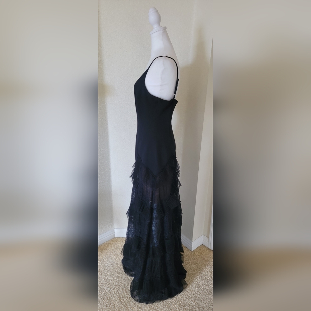 BCBG Maxazria Elegant Black Evening Gown, Size 8 - Picture 8 of 9